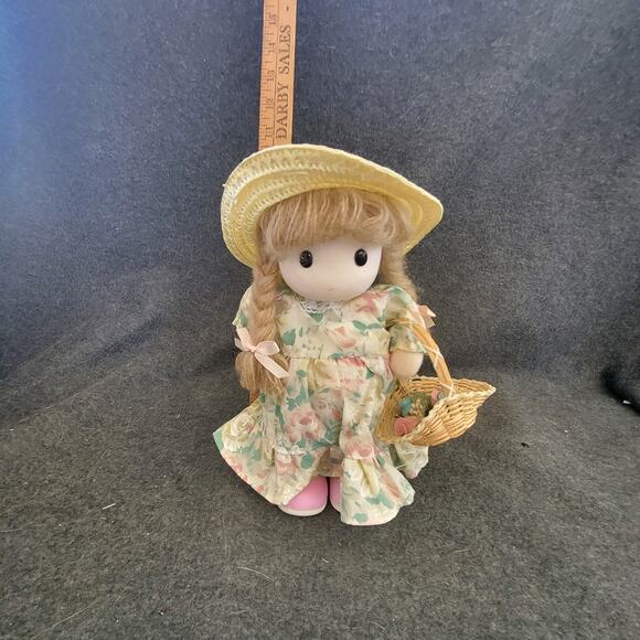 Berkeley Designs Cuddle Kidz Musical Windup Moving Doll Plays Edelweiss - Picture 1 of 10